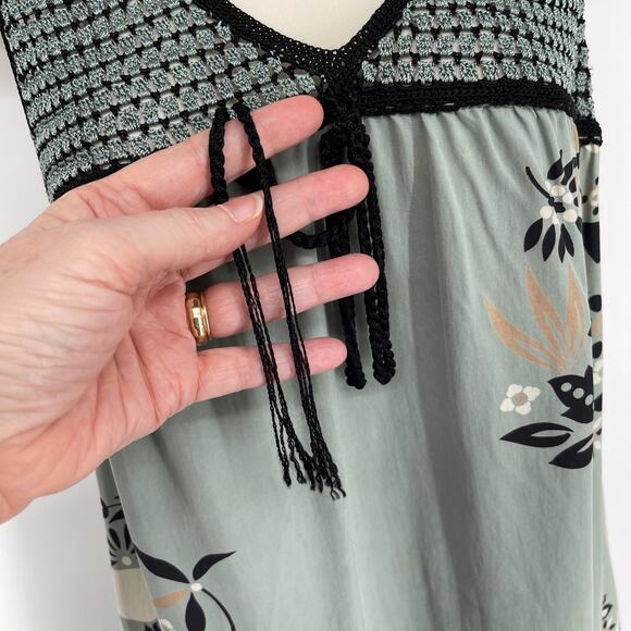 BCBGMaxAzria Crochet Bodice Silk Top Sz M Sleeveless Floral Birds Lightweight - Picture 2 of 13